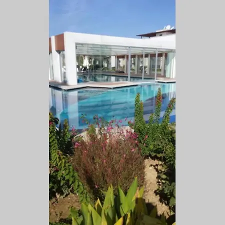 The Valley 2 Bed Spacious Facing Pool * Side